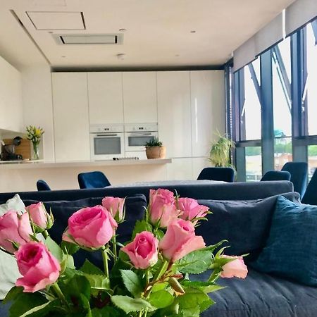 Luxury 2 Bedroom Apartment 20 Min From Central Лондон Экстерьер фото